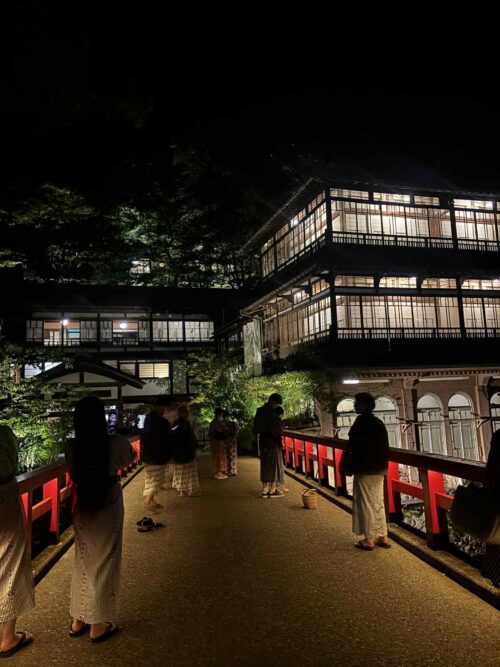 四万温泉千と千尋の宿 積全巻